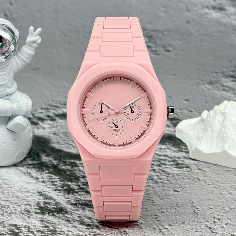 Famous Brand Fake Three-Eyed D - Luxury Watch Magazine recension och pris