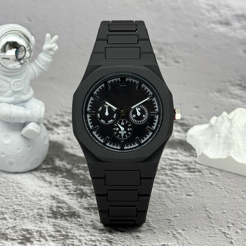 Famous Brand Fake Three-Eyed D - Luxury Watch Magazine recension och pris