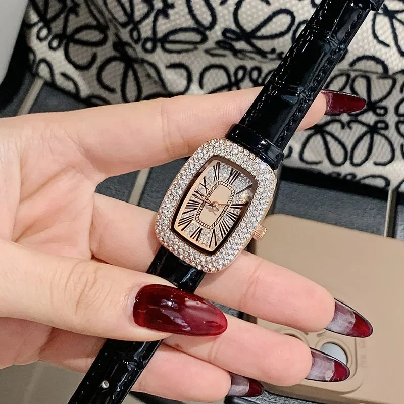 Trendy and fashionable women's - Luxury Watch With Leather Strap recension och pris