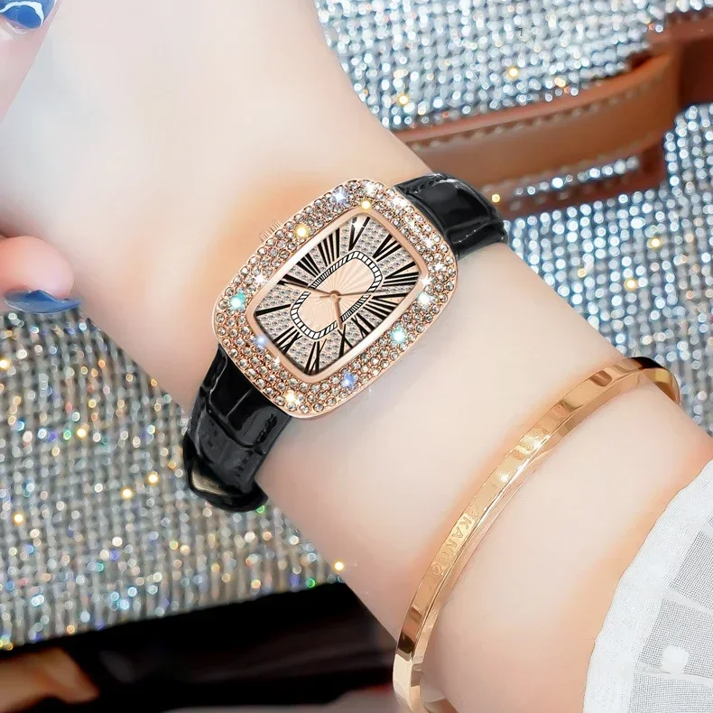 Trendy and fashionable women's - Luxury Watch With Leather Strap recension och pris